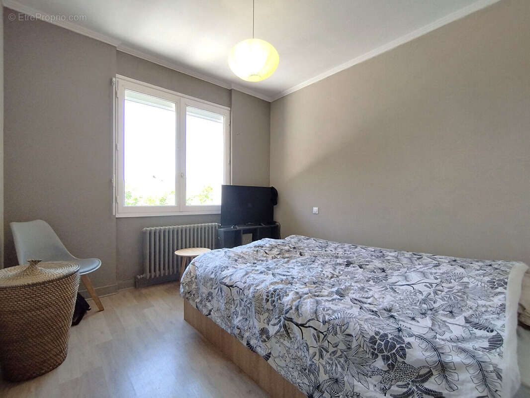 Maison à LA VILLE-AUX-DAMES