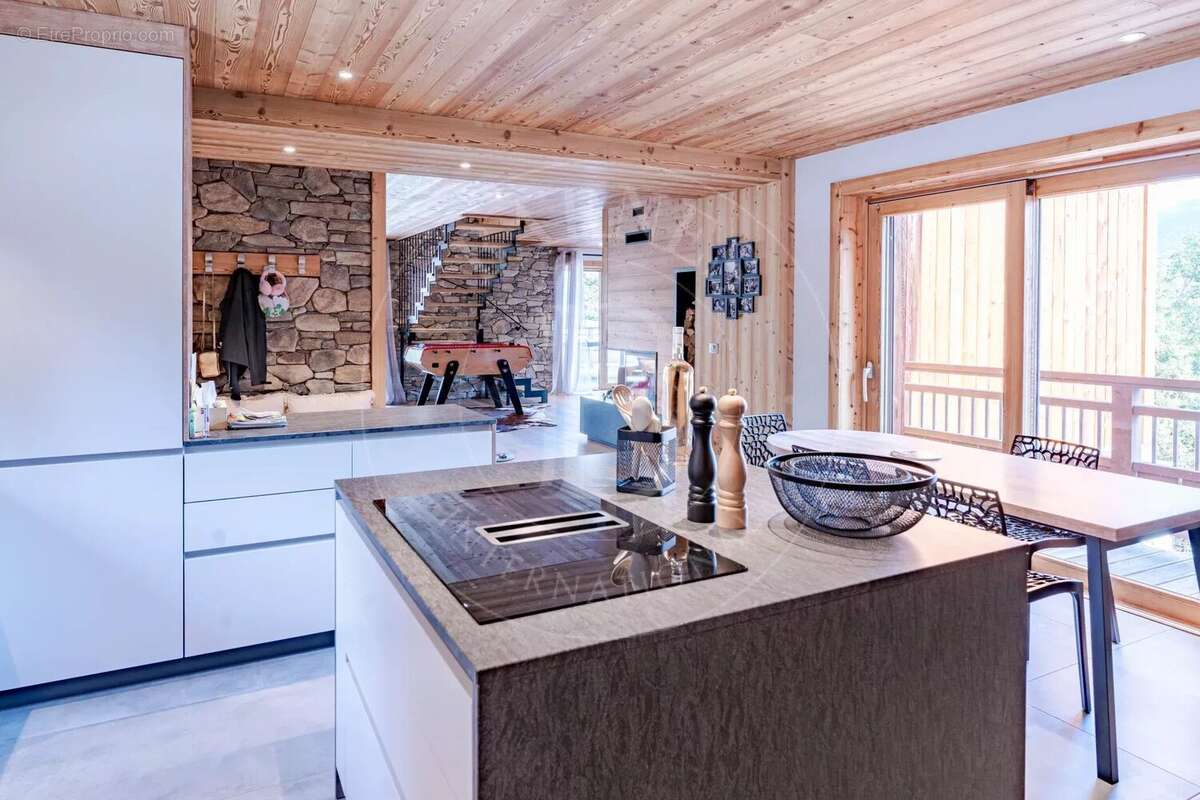 Maison à LES ALLUES