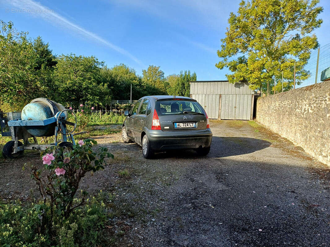 Maison à GREZ-EN-BOUERE