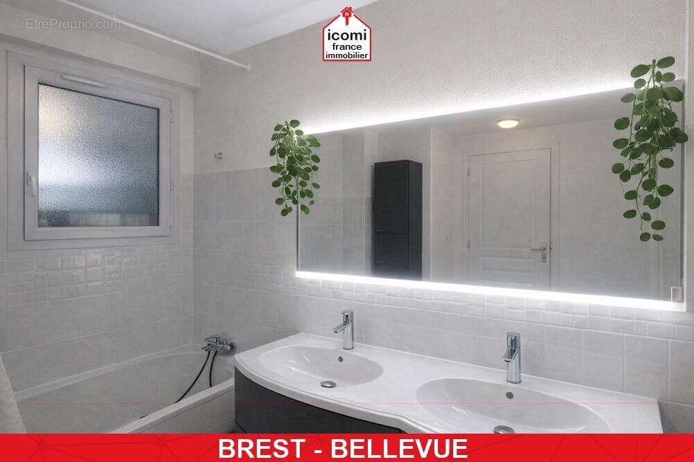 Finistere - brest (29200) - a vendre - appartement 74m² - 3 chambres - balcon - cave - dalle beton - ascenseur - commerces a pro - photo 5