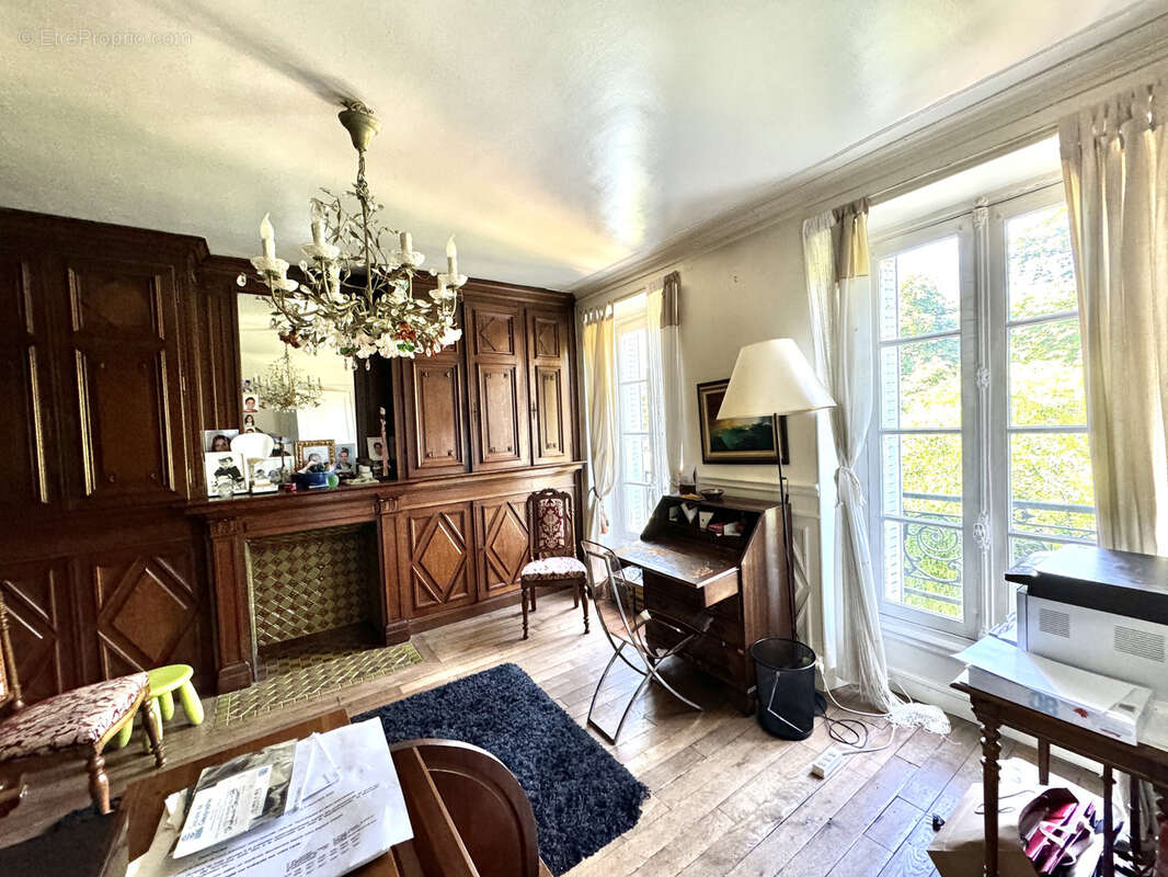 Appartement à CHARENTON-LE-PONT