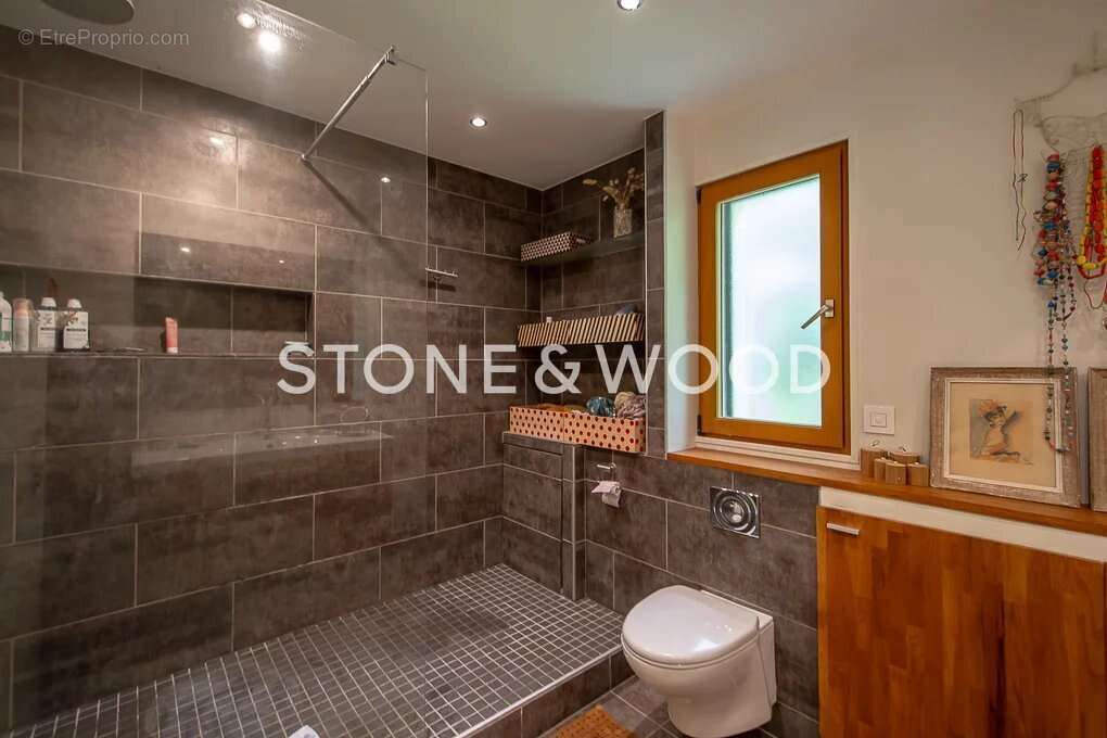 Maison à DIVONNE-LES-BAINS