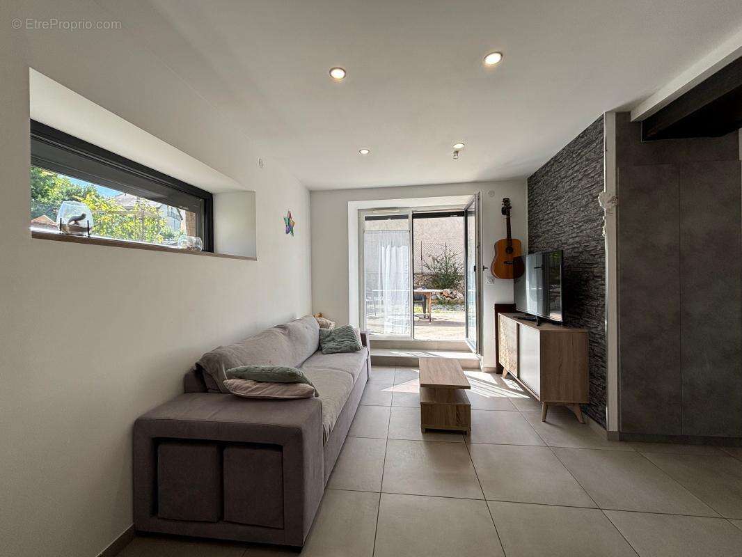 Maison à SAINT-LAURENT-DU-PONT