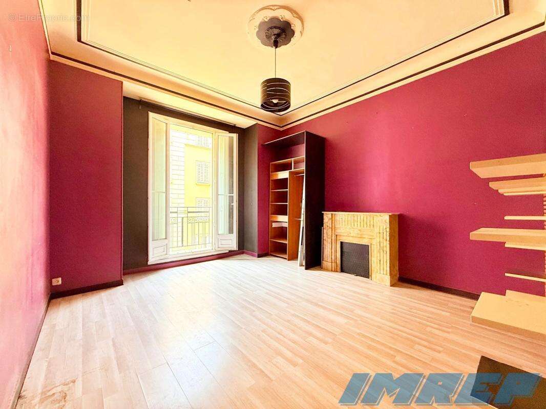 Appartement à MARSEILLE-4E