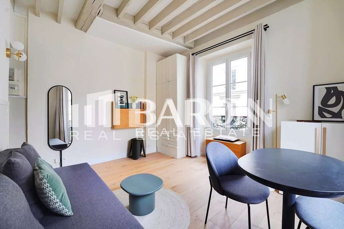 Appartement à PARIS-3E