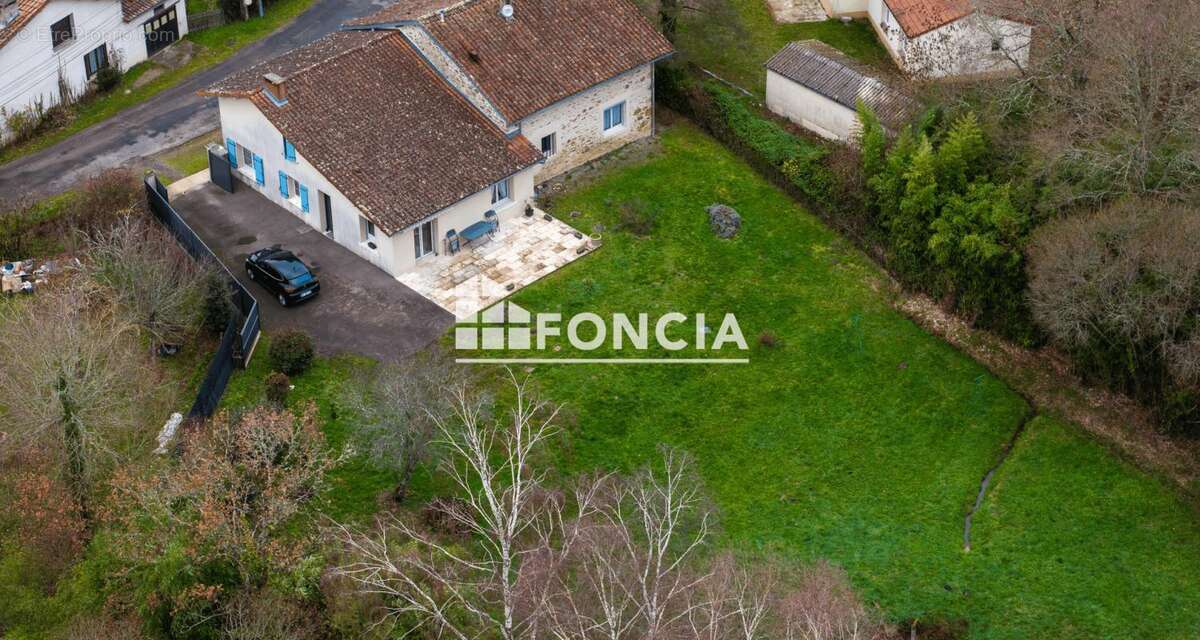 Maison à ORADOUR-SUR-GLANE