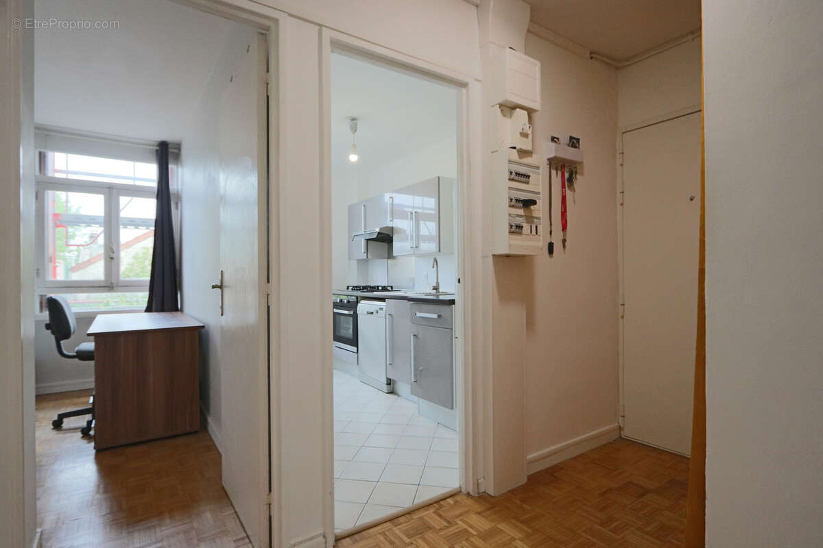 Appartement à LES PAVILLONS-SOUS-BOIS