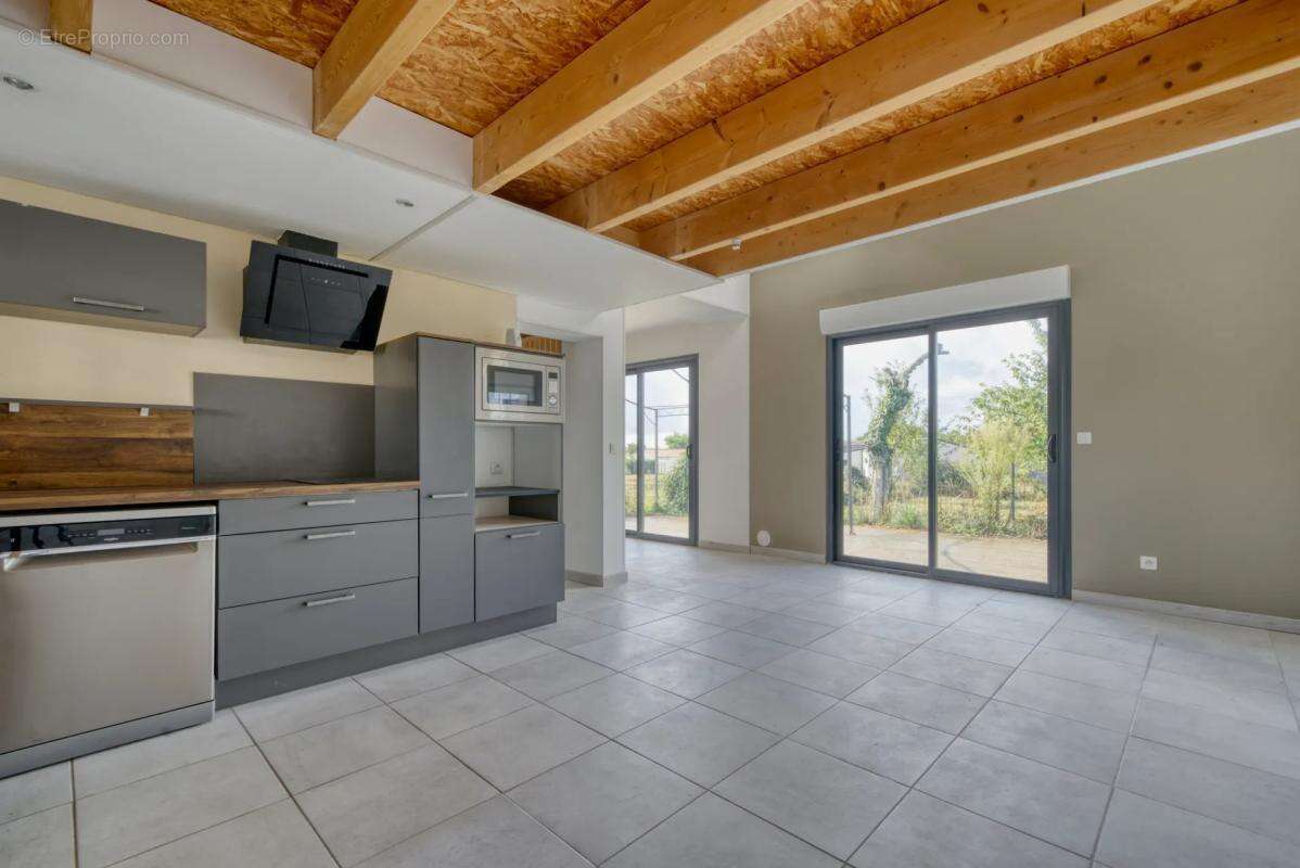 Maison à TONNAY-CHARENTE