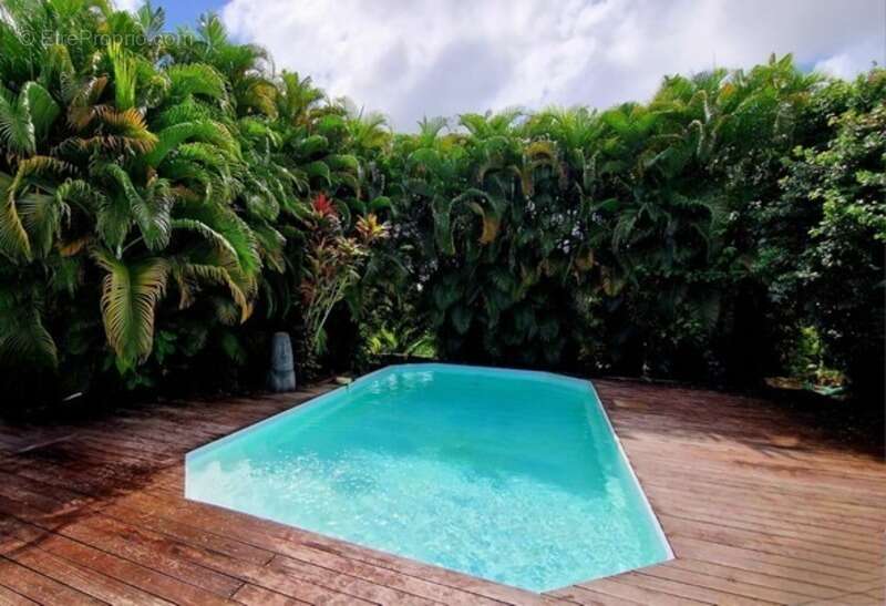 Maison à PETIT-BOURG