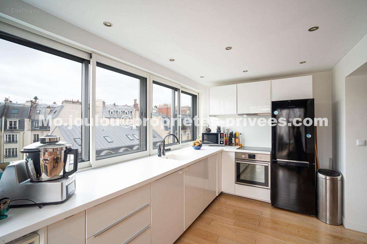 Appartement à PARIS-17E