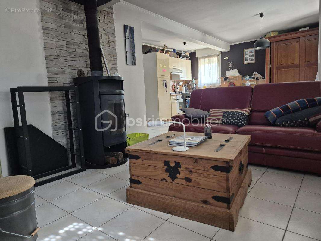 Maison de 86 m² – 3 chambres – Terrain clos de 600 m² – Garage de 40 m² – Lanhelin (Mesnil-Roc'h) - photo 6