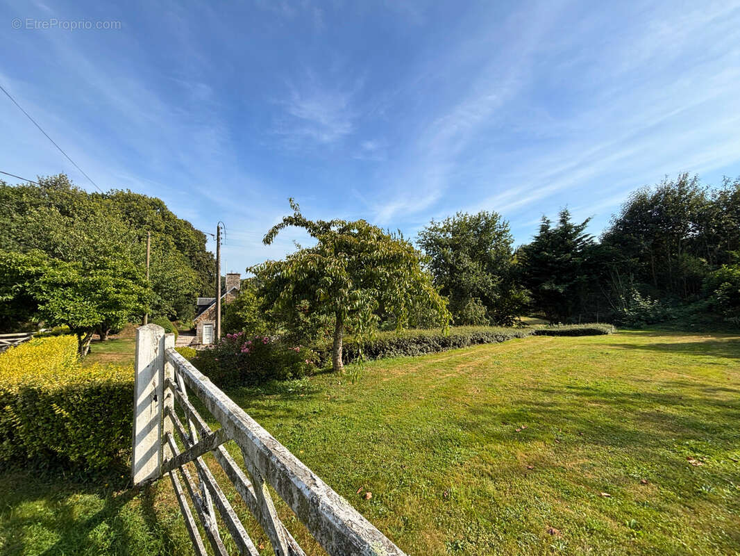Maison à SAINT-LAURENT-DE-CUVES