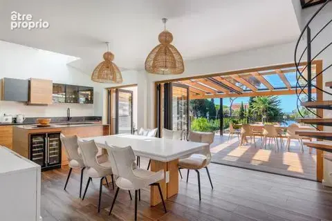 Maison 6 pièces 199 m² à vendre à Carqueiranne (83320) - photo 3