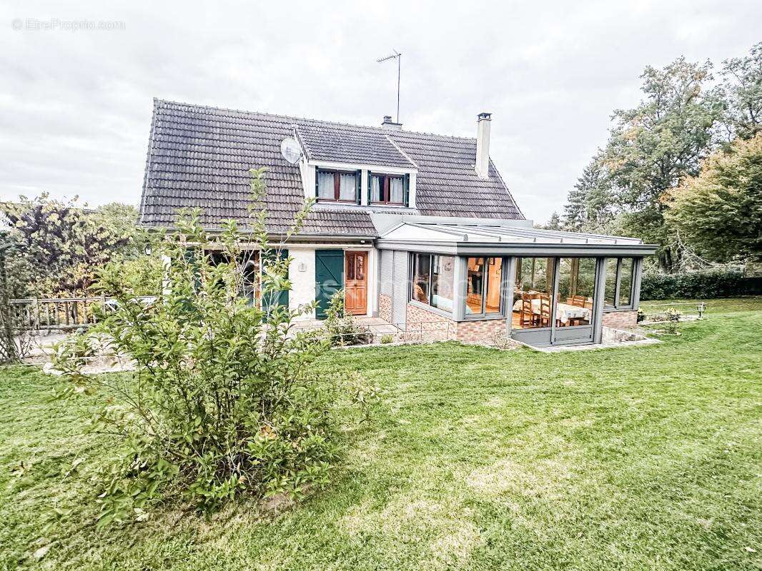 Maison à DARVAULT