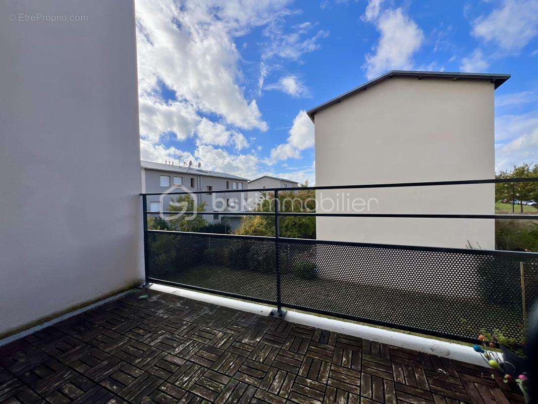 Appartement à VERT-SAINT-DENIS