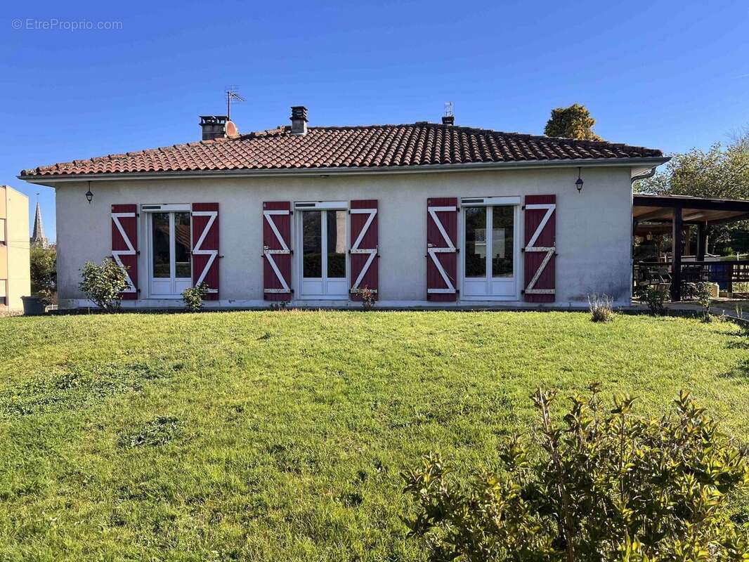 Maison à CONFOLENS