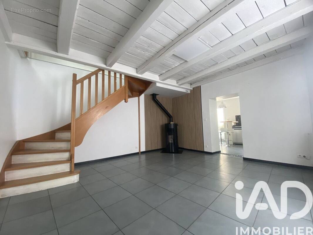 Appartement 176 m² à Vaux  - photo 1
