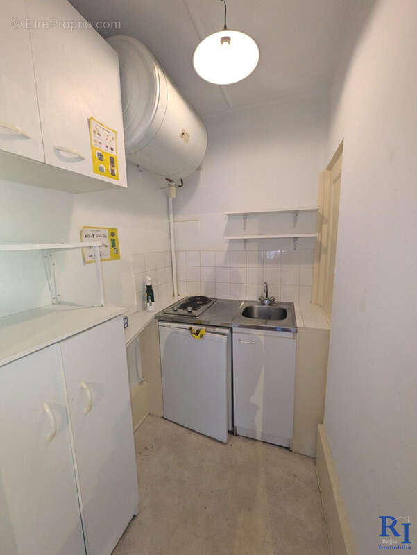 Petite cuisine séparée - Appartement à GRENOBLE