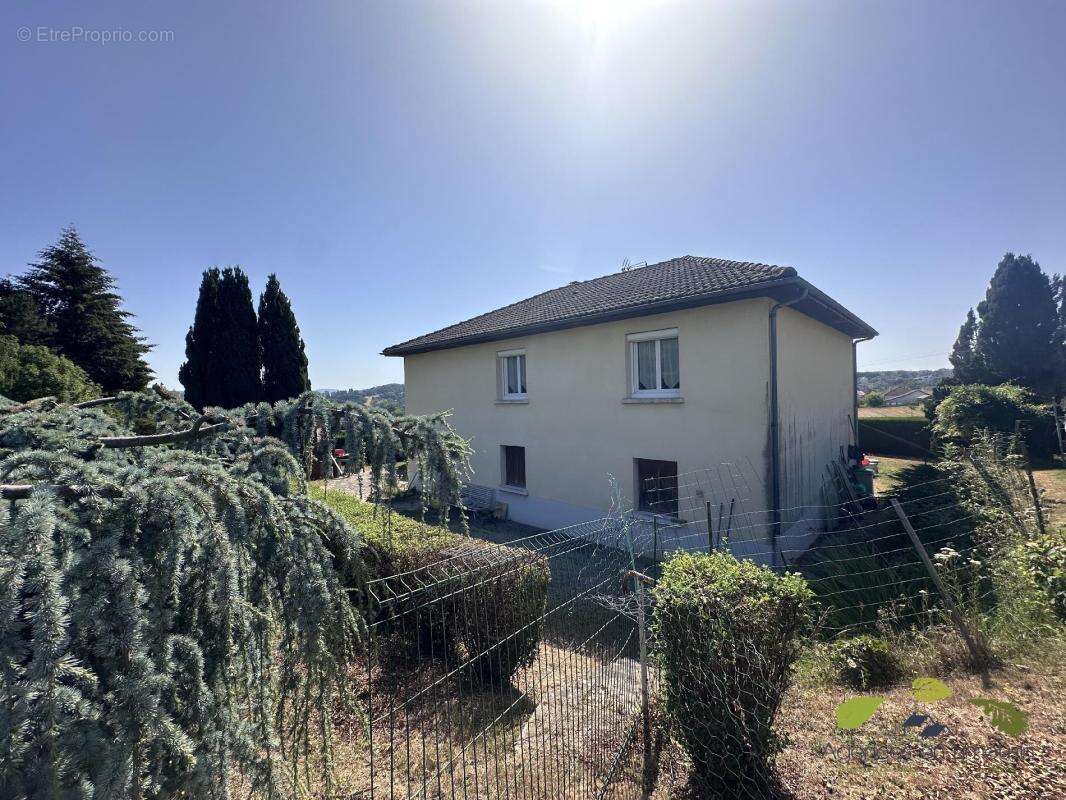 Maison à SAINT-LEONARD-DE-NOBLAT