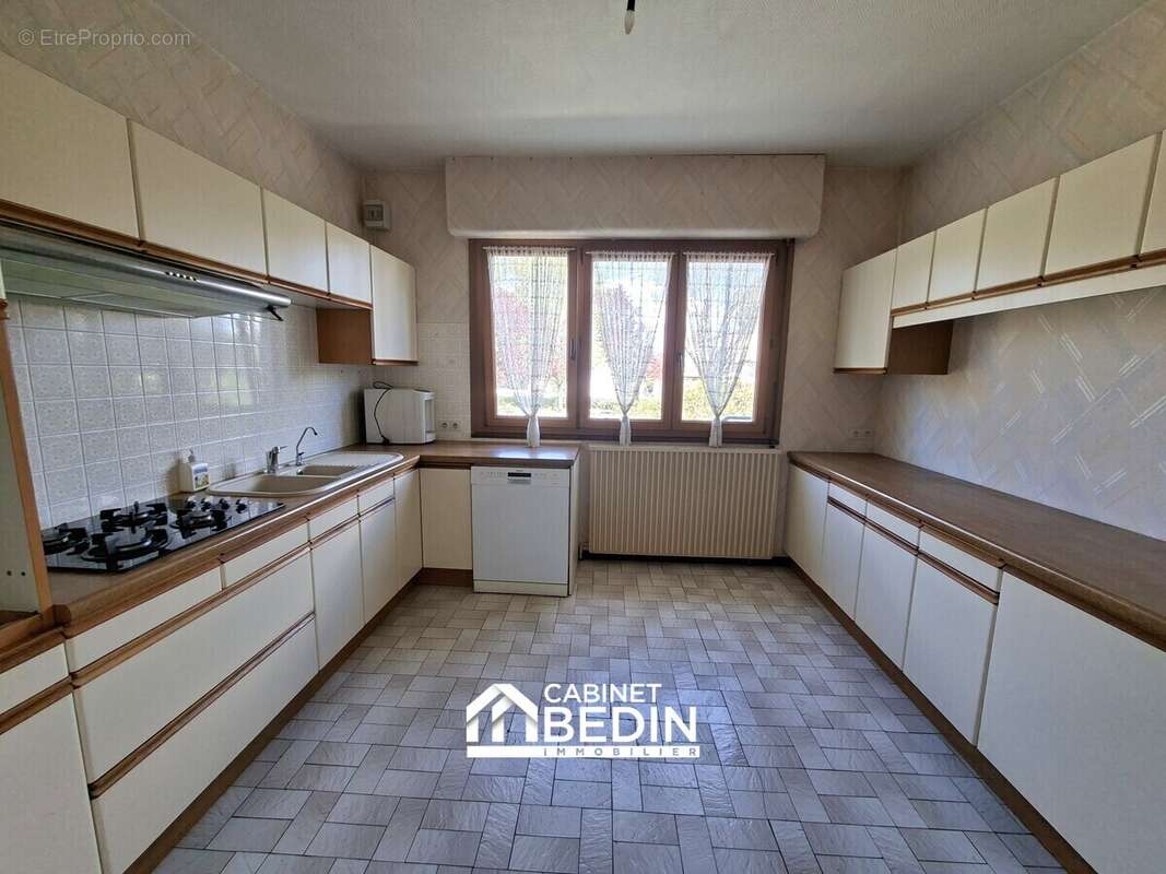 Maison 150 m² à Fargues-Saint-Hilaire  - photo 4