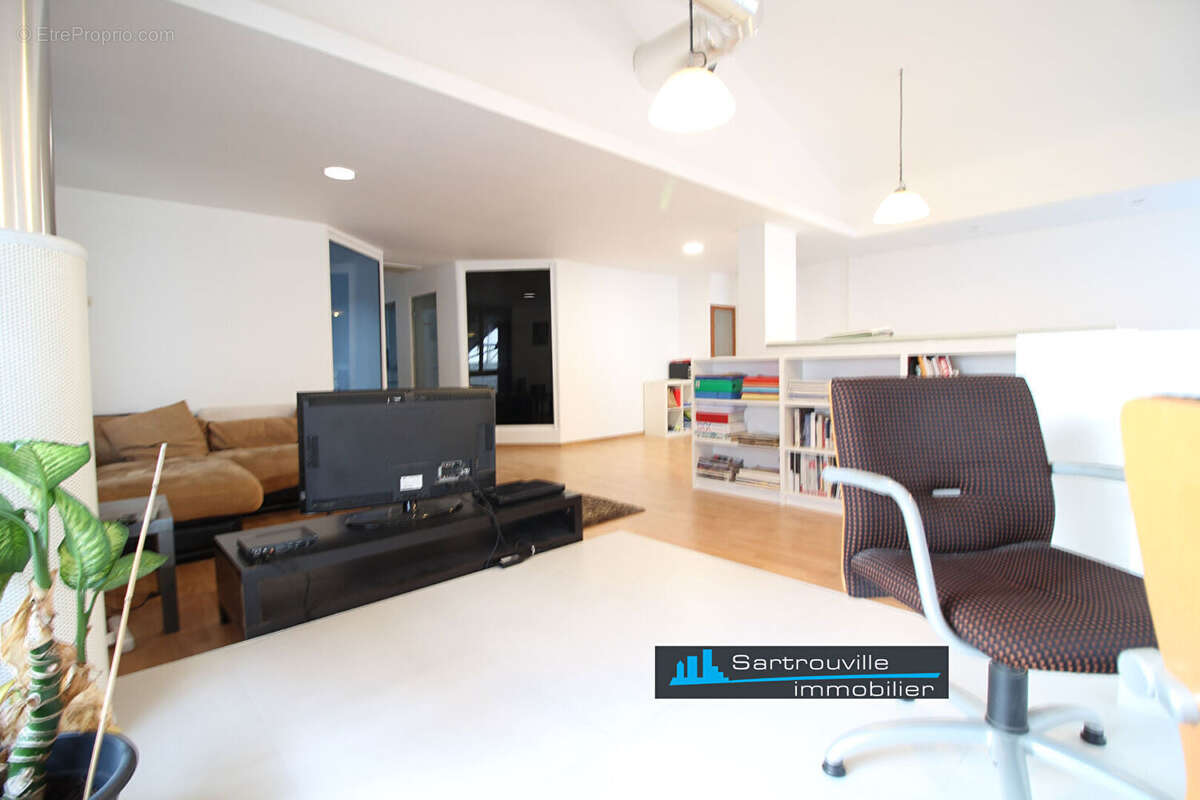Appartement à HOUILLES