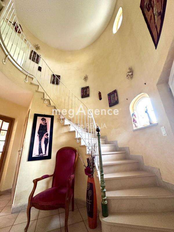 Maison à PONT-SUR-YONNE