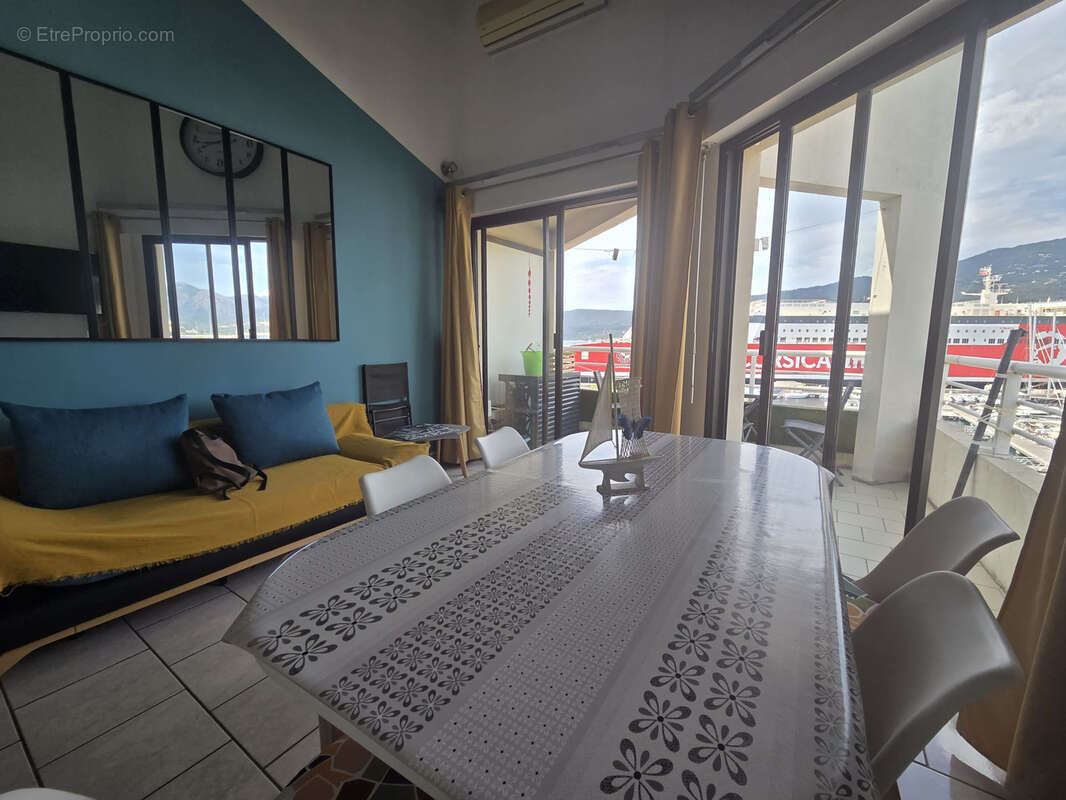 T3 en duplex sur le port de Propriano   Vue marina et golfe - photo 2