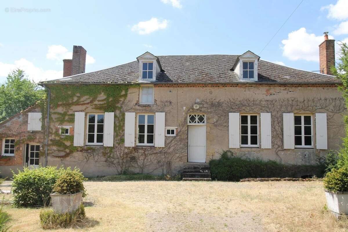 Maison à CHARRIN