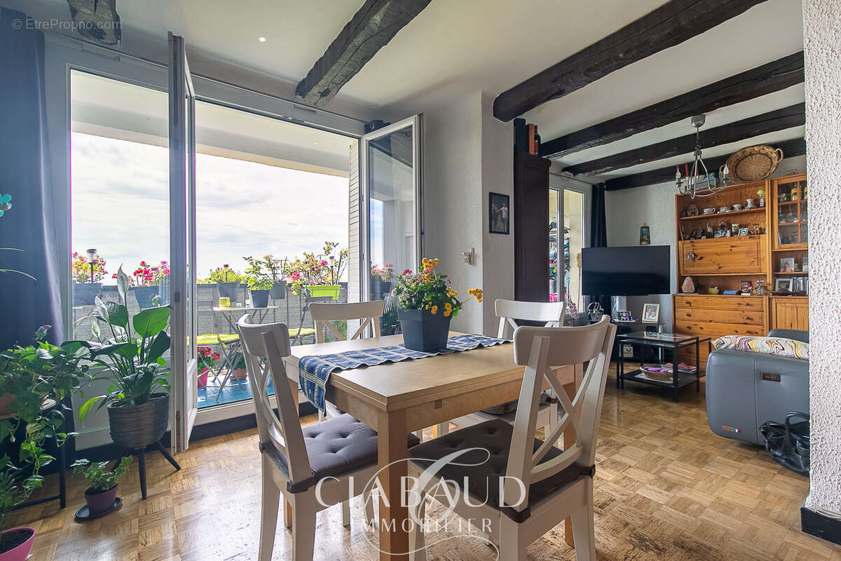 Appartement à MARSEILLE-4E