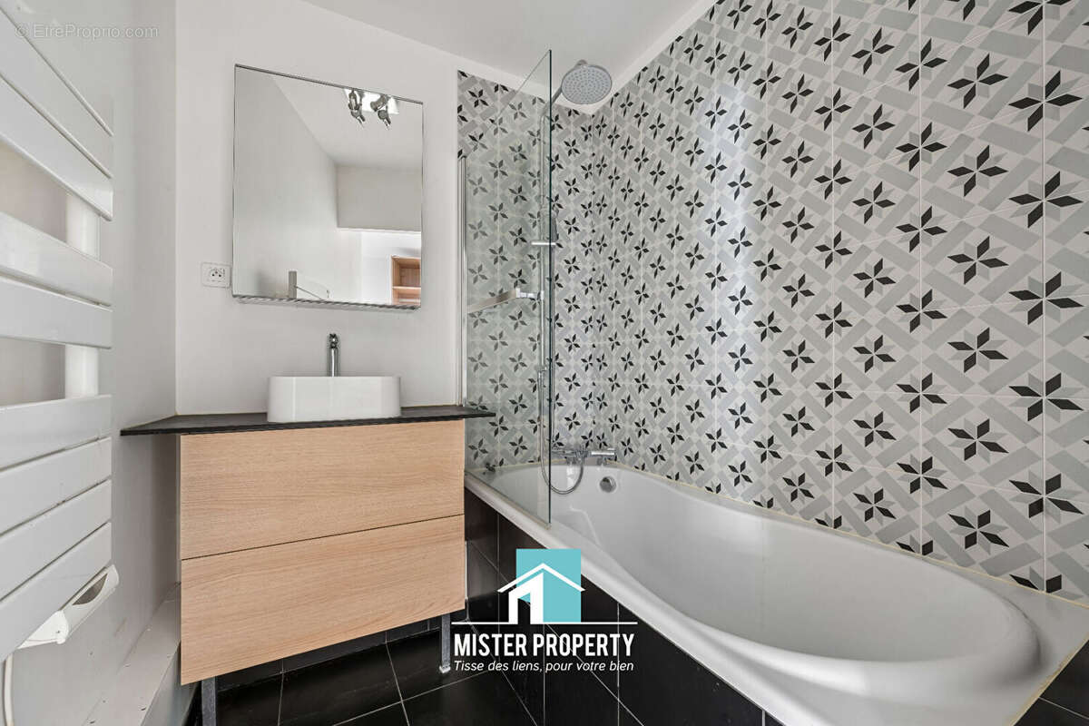 Appartement à LEVALLOIS-PERRET