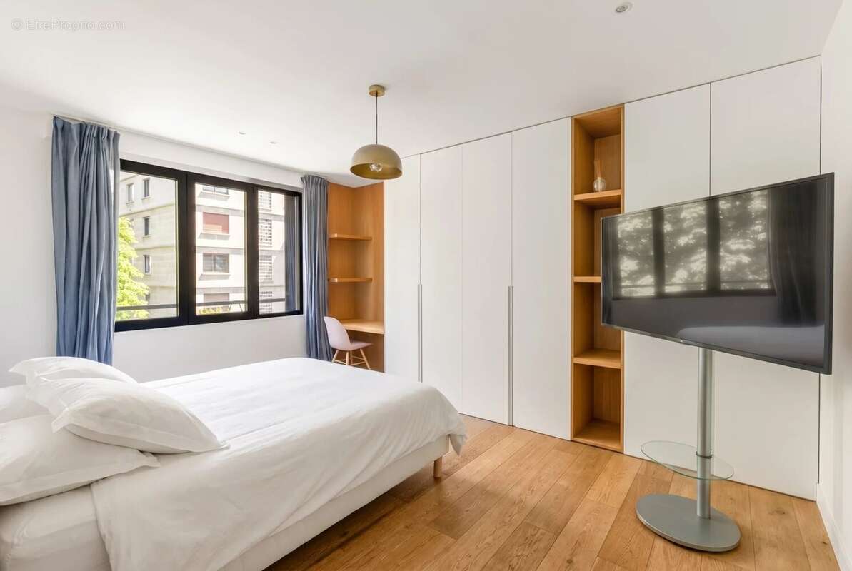 Appartement à NEUILLY-SUR-SEINE
