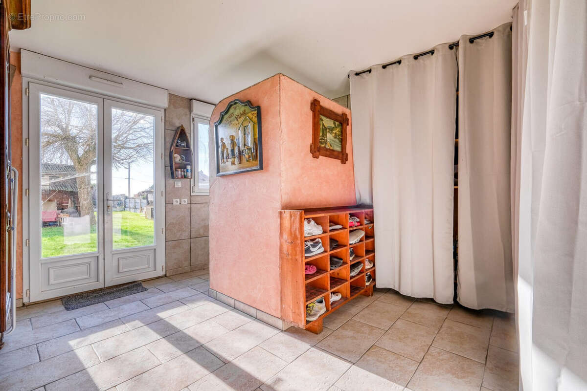 Maison à PEROY-LES-GOMBRIES