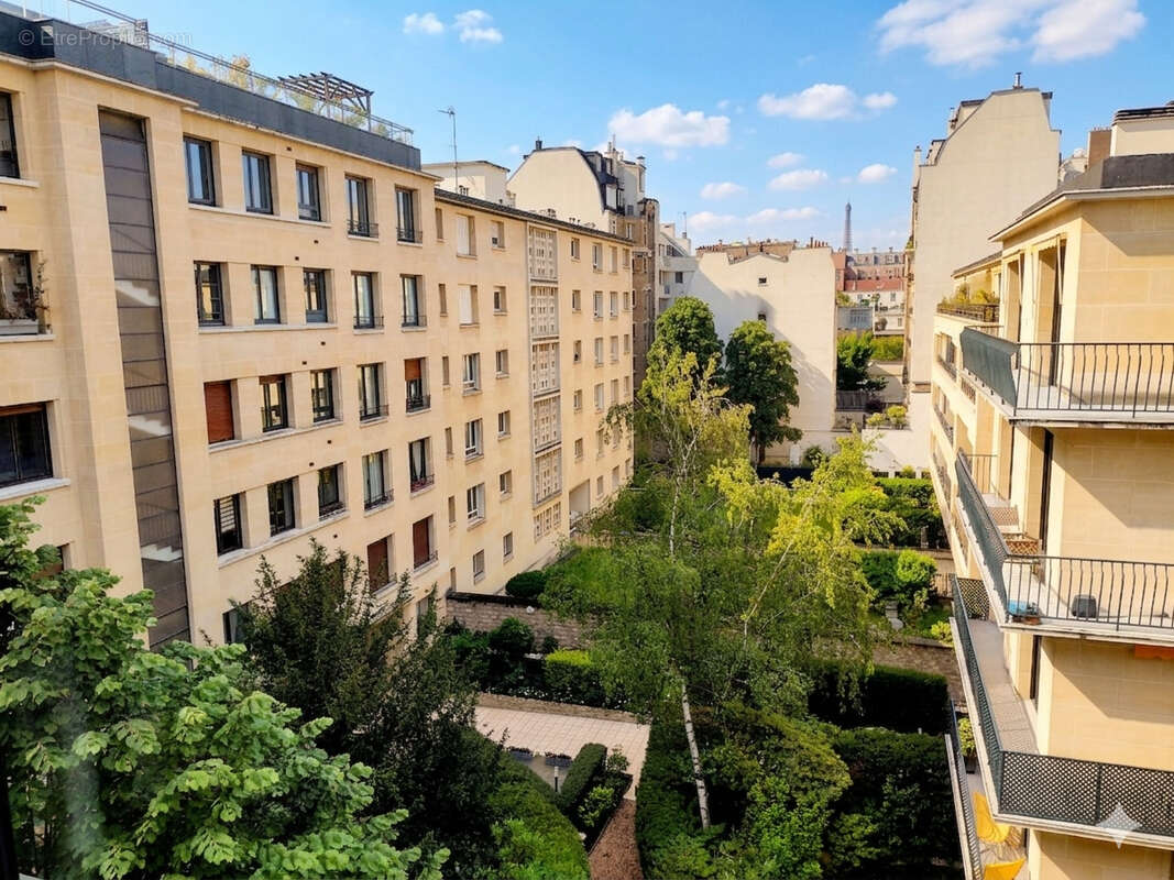 Appartement à NEUILLY-SUR-SEINE