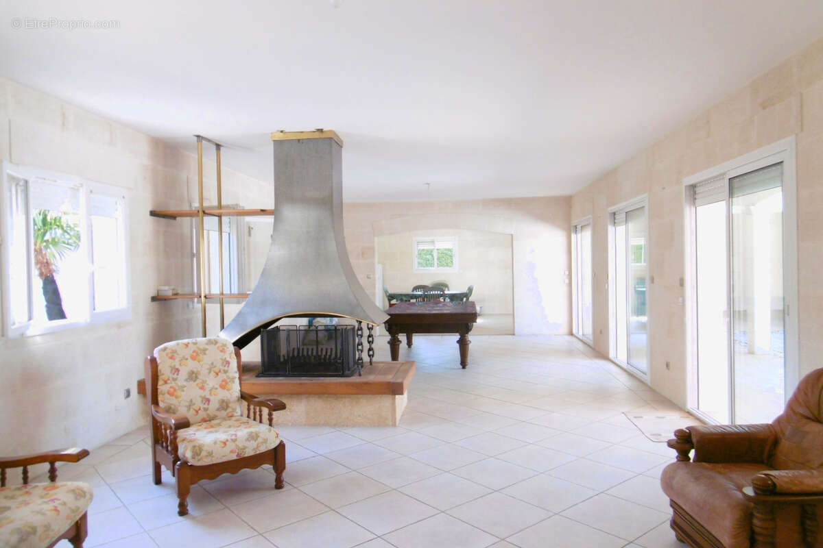 Maison à AMBARES-ET-LAGRAVE