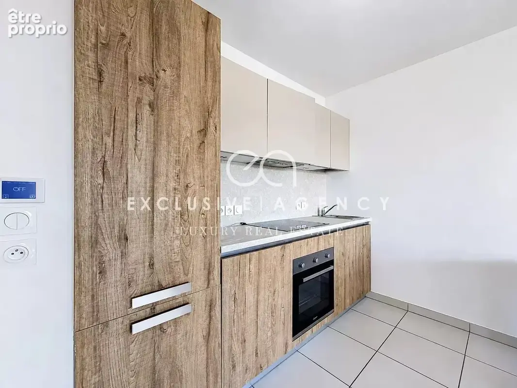 Théoule-sur-Mer – 2 pièces 42m² avec vue dégagée jusqu’à la mer, terrasse, parking et cave - photo 6