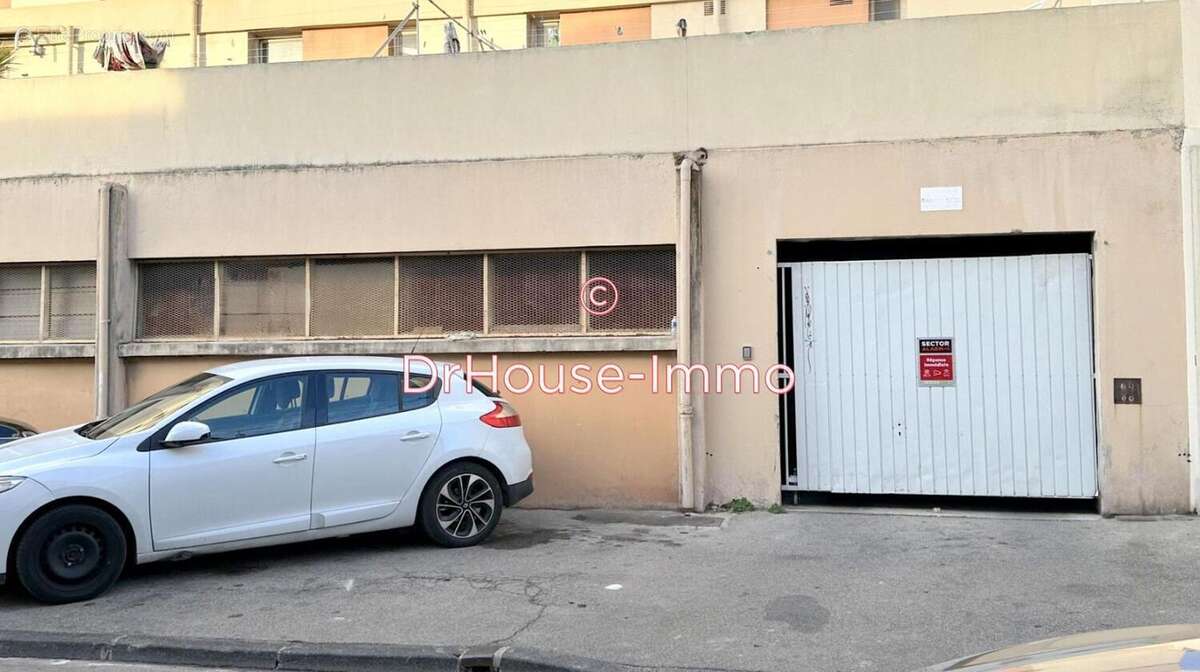 Parking à MARSEILLE-14E