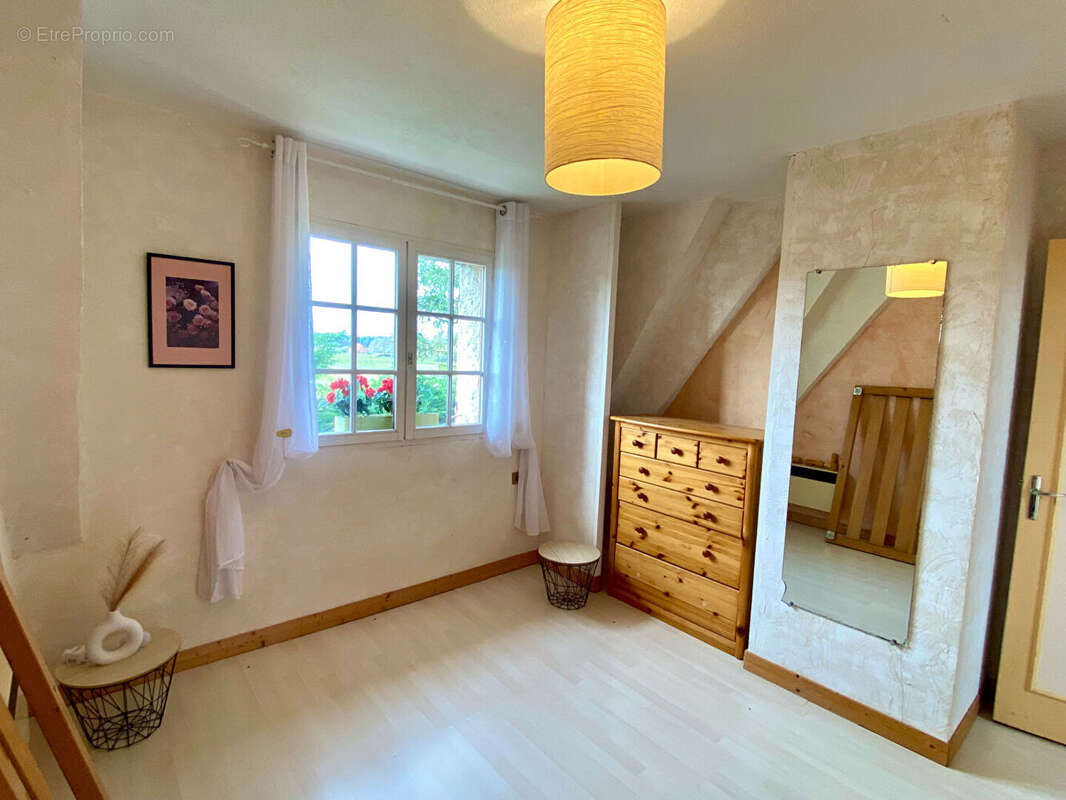 Maison à LASSAY-SUR-CROISNE