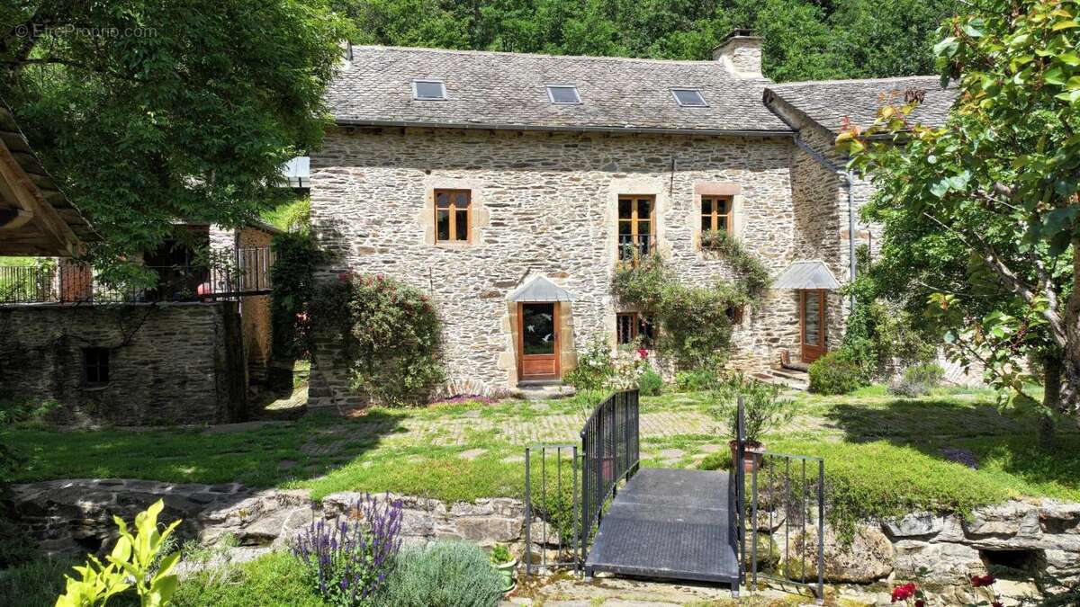 Maison à SALMIECH