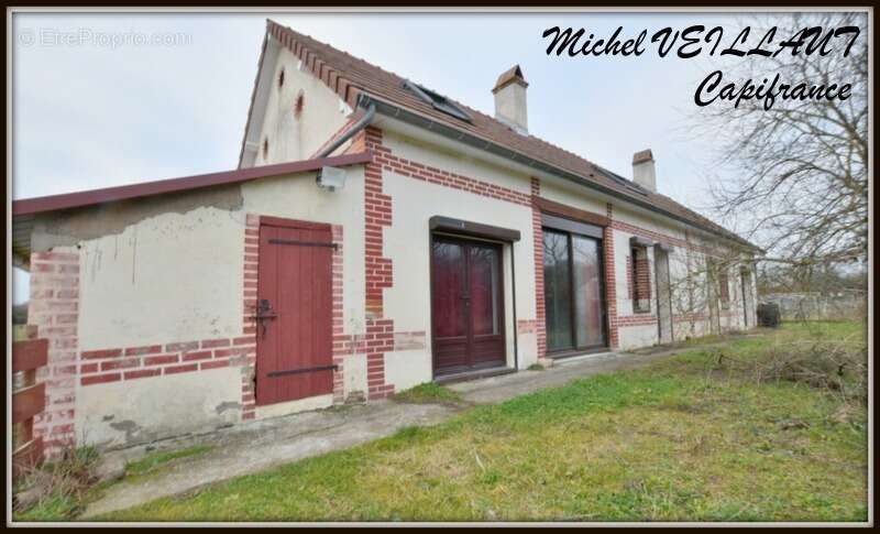 Maison à PARAY-LE-FRESIL