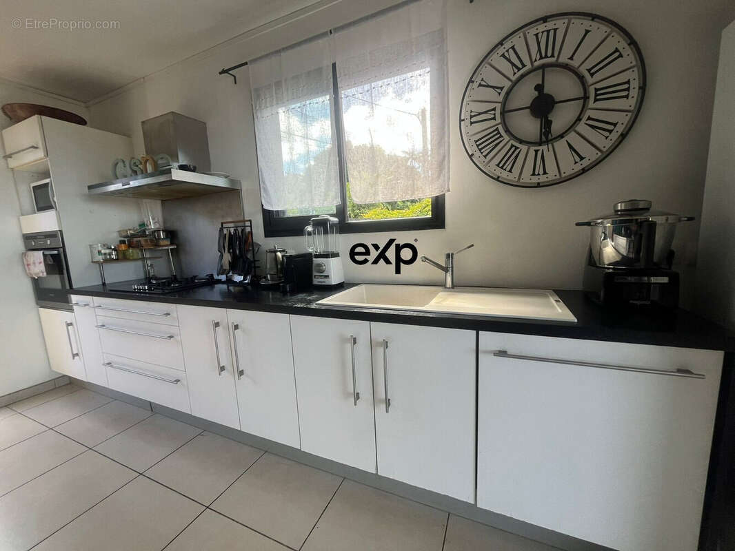 Maison 110 m² à Saint-Pierre  - photo 8