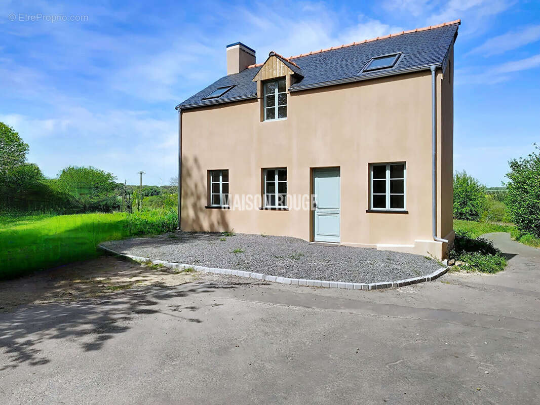 Maison à BAZOUGES-LA-PEROUSE