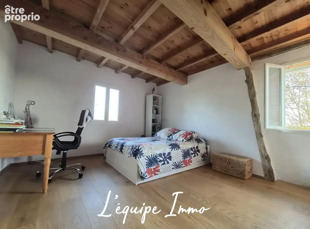 Propriété de 262 m2 vue Pyrénées comprenant 6 chambres avec dépendances et piscine sur plus de 6000 m2 - photo 11