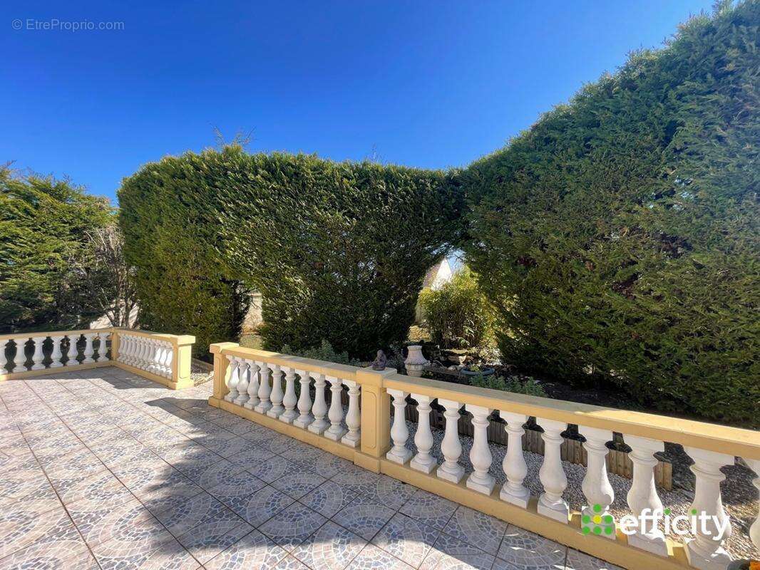 Maison à DROUE-SUR-DROUETTE