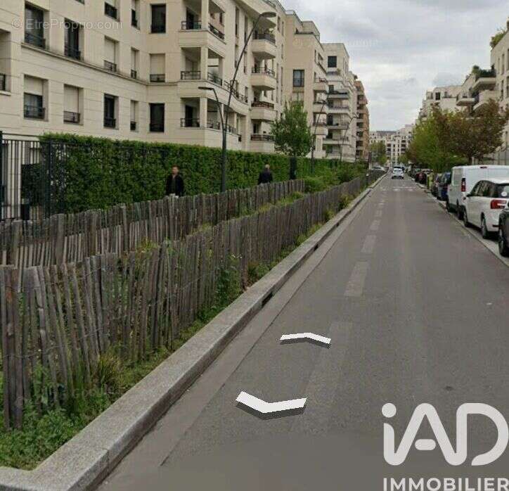 Photo 3 - Parking à SAINT-OUEN