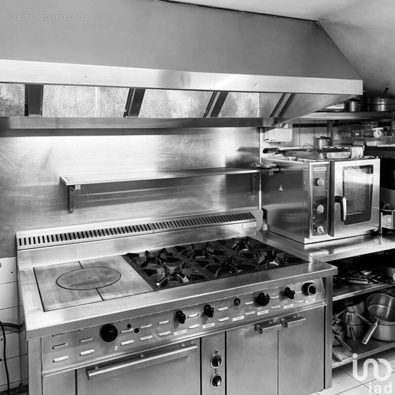 Photo 2 - Commerce à MENNECY