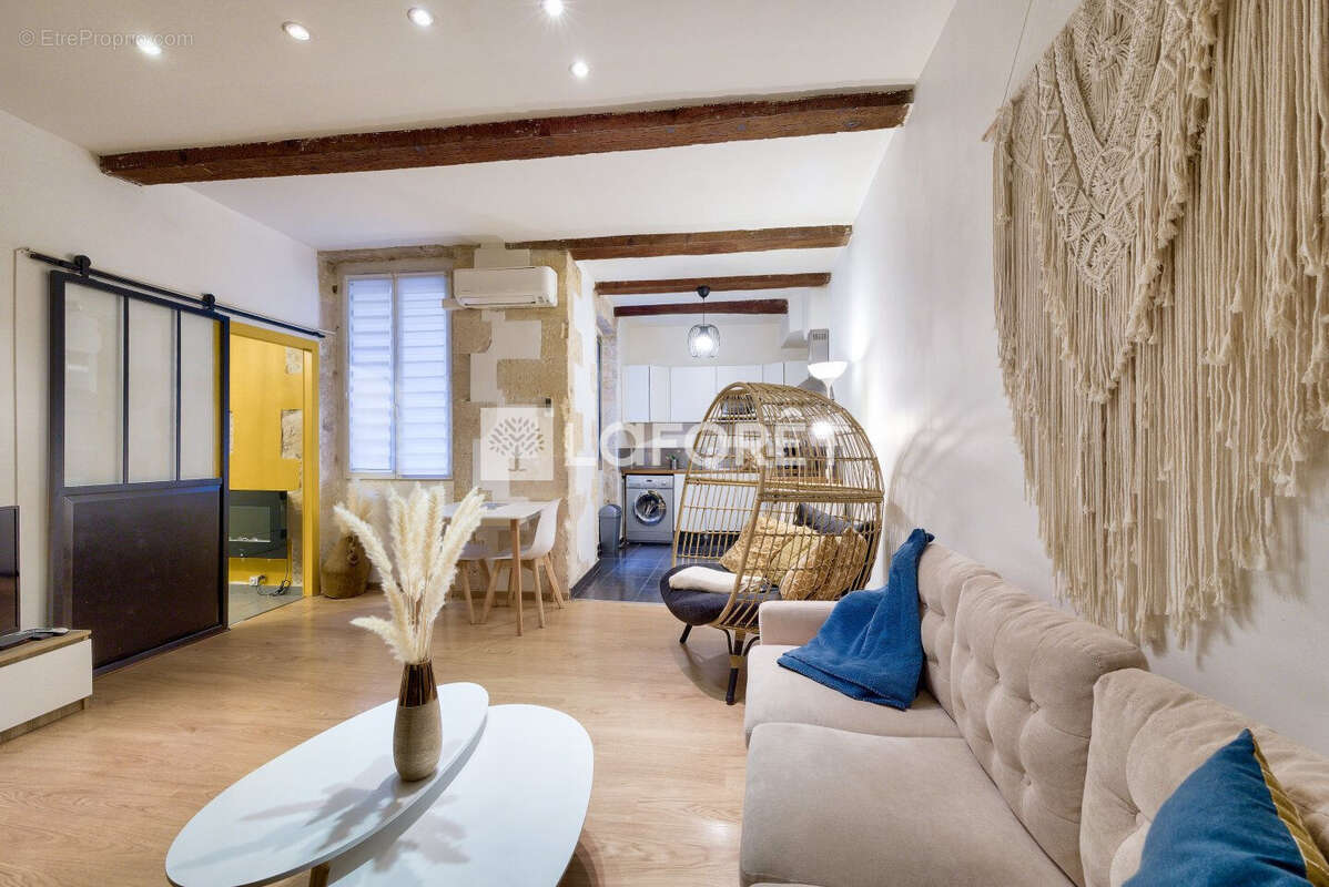Appartement à MARSEILLE-1E