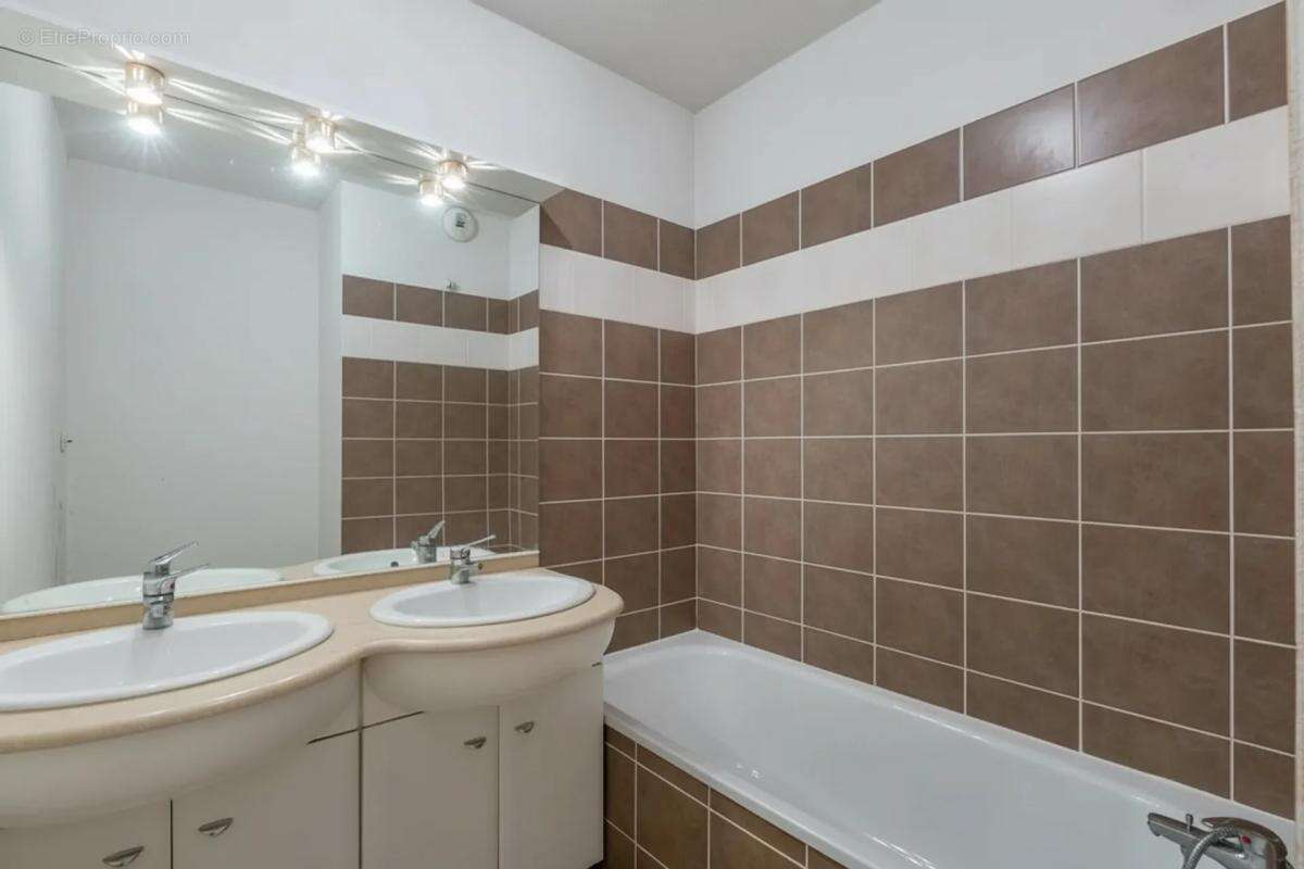 Appartement à LYON-8E