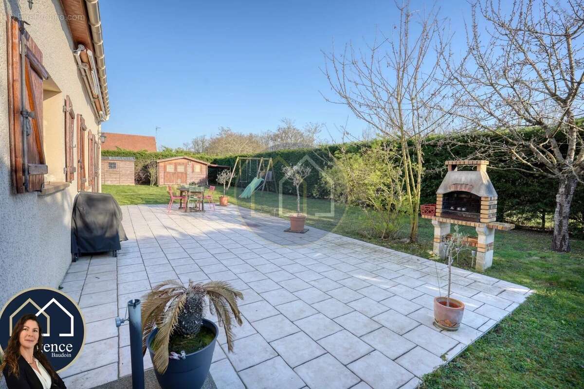 Maison à SAINTE-GEMME-MORONVAL