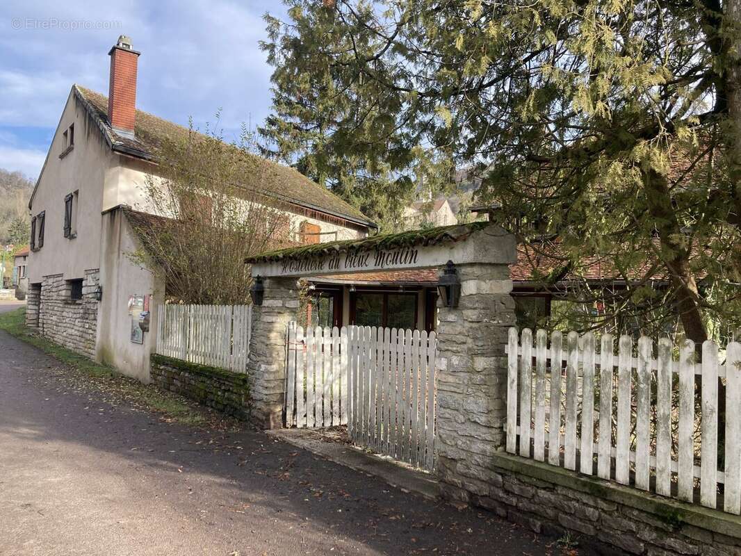 Commerce à BOUILLAND