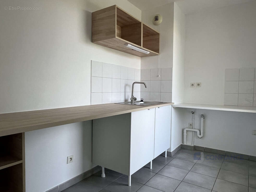 Appartement à DECINES-CHARPIEU